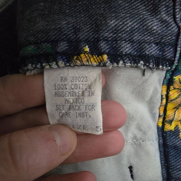 Cyclone Denim Sunflower Print Vintage 90s Jean Mom Shorts - Picture 4 of 4